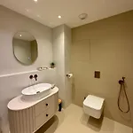 Eurovea Tower, 27th Floor Apartment, Free Parking Apartamento