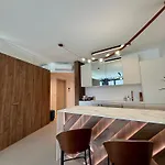 Eurovea Tower, 27th Floor Apartment, Free Parking * Bratislava