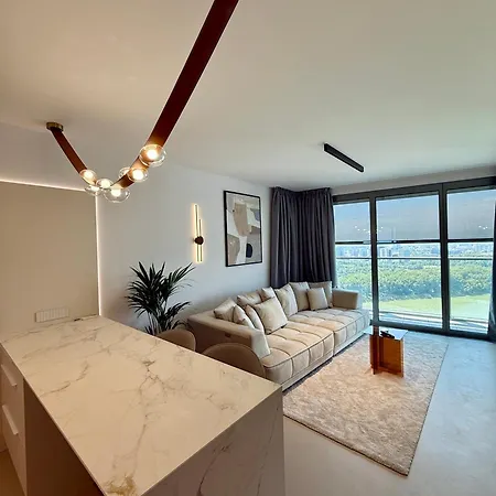 Eurovea Tower, 27th Floor Apartment, Free Parking