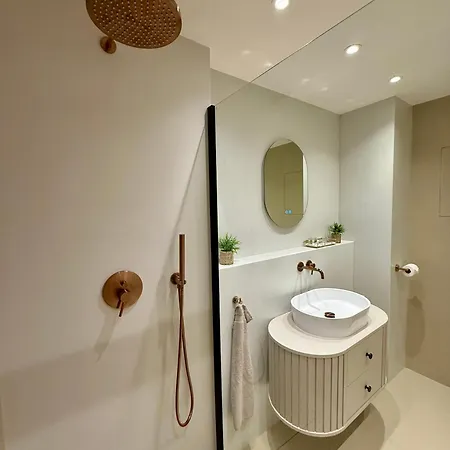 דירה Eurovea Tower, 27th Floor Apartment, Free Parking ברטיסלאבה