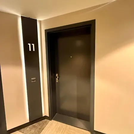 Eurovea Tower, 27th Floor Apartment, Free Parking * ברטיסלאבה