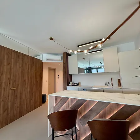 Eurovea Tower, 27th Floor Apartment, Free Parking * ברטיסלאבה