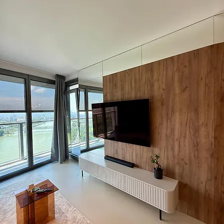 Eurovea Tower, 27th Floor Apartment, Free Parking Bratislava