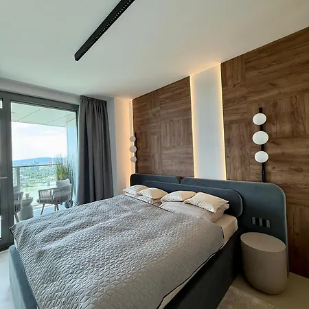 Eurovea Tower, 27th Floor Apartment, Free Parking