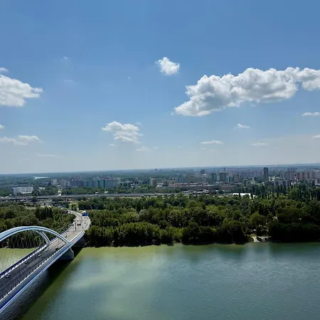 Apartmán Eurovea Tower, 27th Floor Apartment, Free Parking *