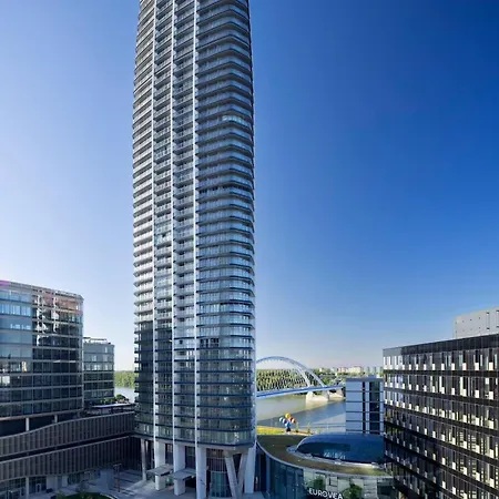 Eurovea Tower, 27th Floor Apartment, Free Parking 아파트 *