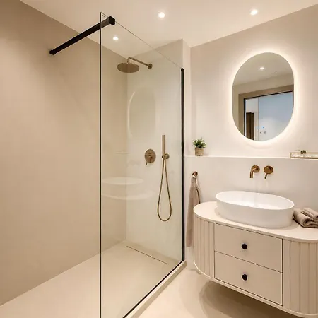 Eurovea Tower, 27th Floor Apartment, Free Parking Apartman *
