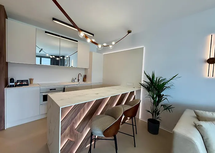 Eurovea Tower, 27th Floor Apartment, Free Parking شقة *